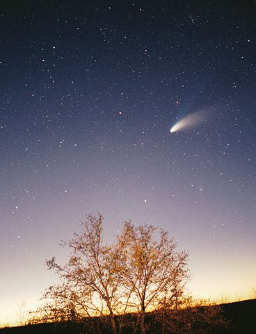 Comet Hale-Bopp flies over the sky